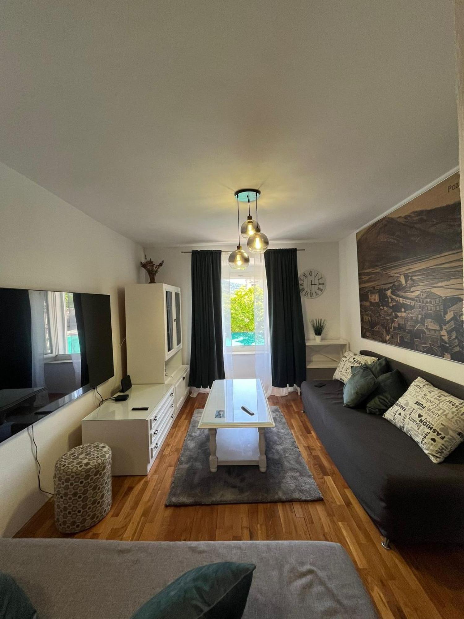 Main Street Apartment *